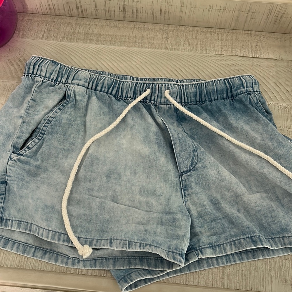 Aerie distressed jogger jean shorts - Picture 2 of 2